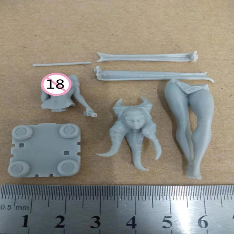 Een schattig meisje met een laserkort mes Nsfw DIY twee versies Resin Figures Model Kit 1/24 Schaal Ongeverfd Ongemonteerd 3D Speelgoed