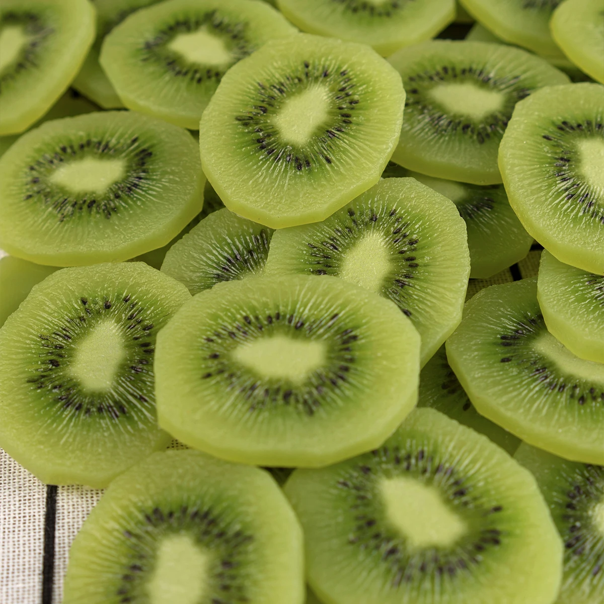 Realistische Kiwi-Fruchtscheiben, simulierte Fruchtscheiben, Obstzubehör, Eiscreme-Dekorationszubehör, Obst- und Angelzubehör – Detail 4