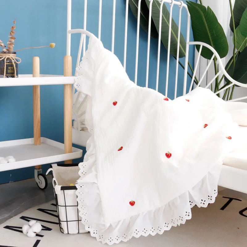 Winter Thick Embroidery White Muslin Cotton Blanket With Lace Baby Swaddle Soft Baby Comforter Princess Baby Receiving Blankets