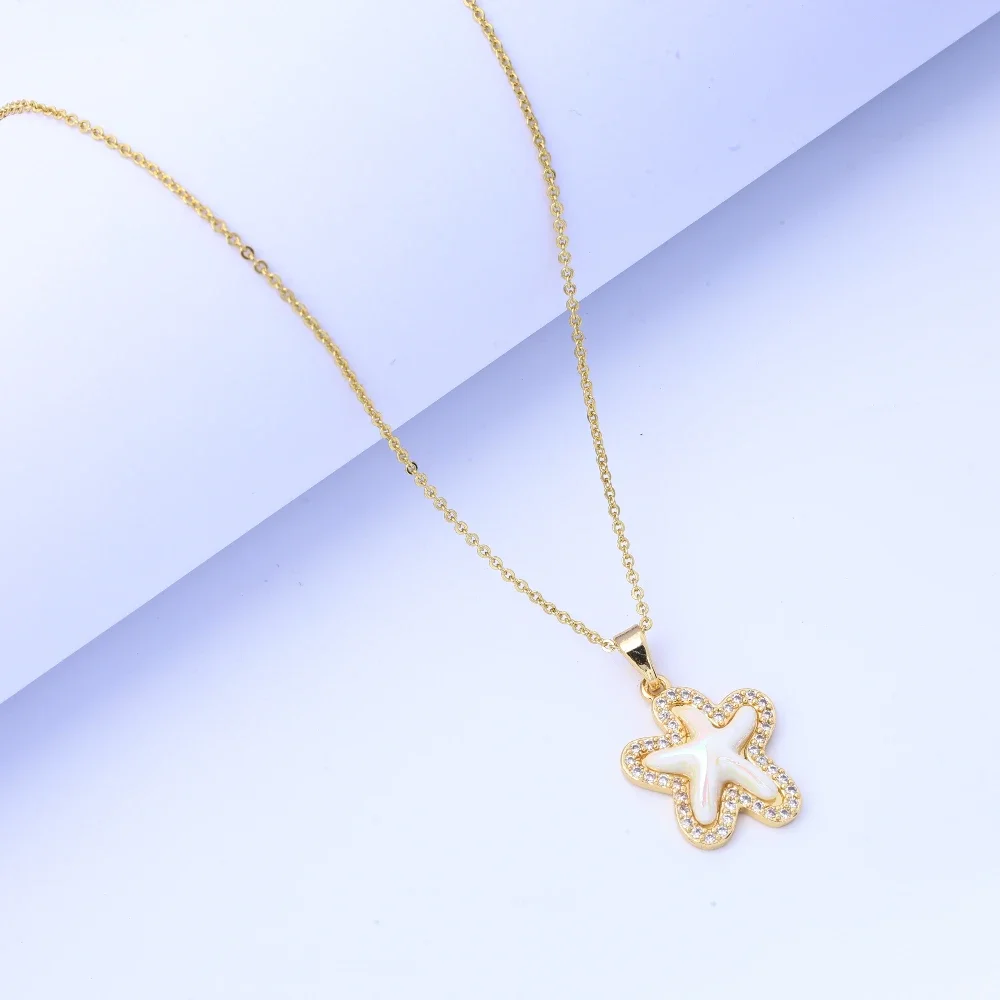 Collana romantica con ciondolo stella marina, gioielli stella a cinque punte, decorazione in acciaio al titanio dorato, design carino con catena clavicola per Gi