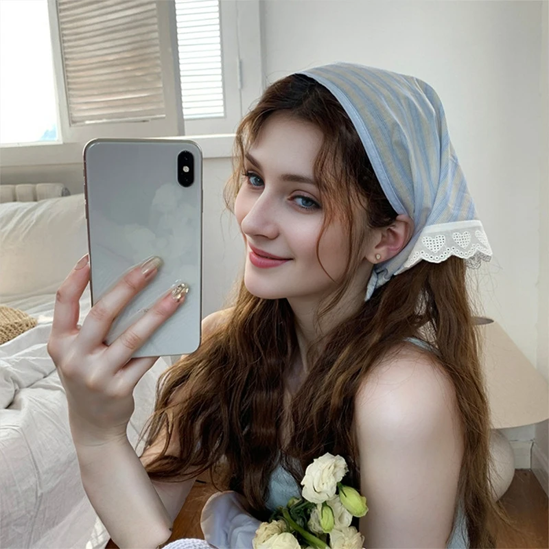 

Retro Lace Scarf Sweet Flower Triangle Hair Scarf for Women Bohemia Pastoral Foulard Bandana Thin Vintage Handkerchiefs