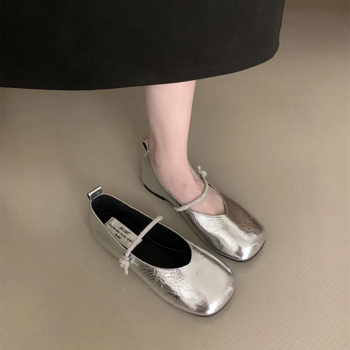 Zapatos coreanos de tacón bajo de cristal para mujer, calzado femenino con diamantes de imitación, cómodo, de goma aterciopelada, novedad de 2024