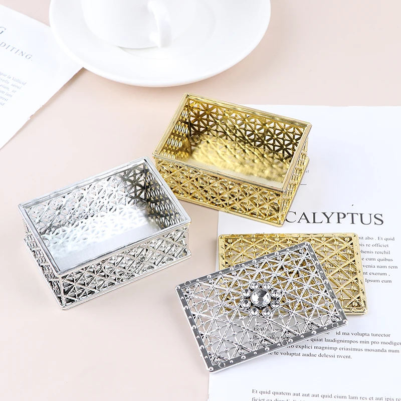 

Creative Rectangular Lattice Hollowed Out Gold And Silver Wedding Candy Box Plastic Hollow Gold Foil Candy Chocolate Gift Box