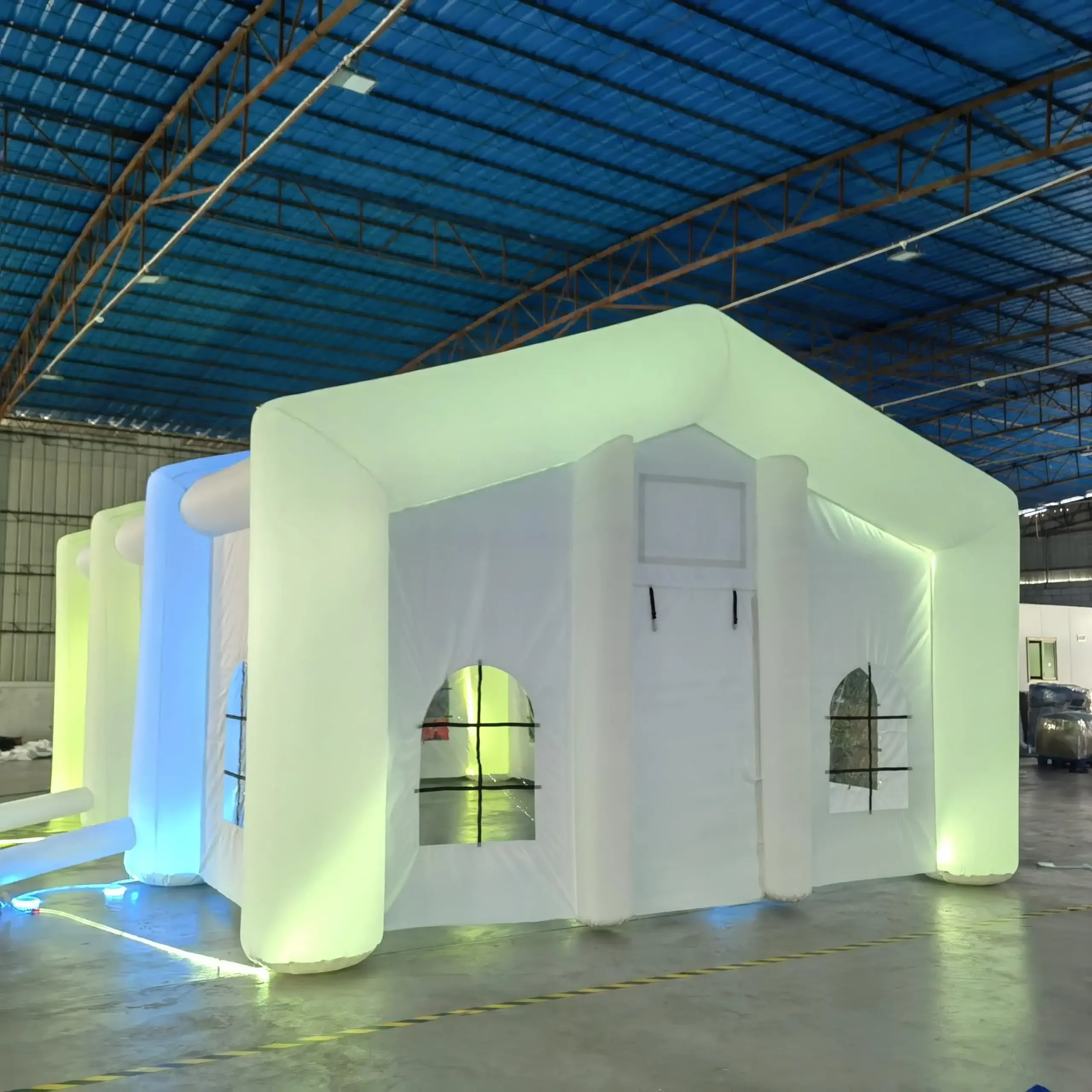 Customized Large Inflatable Nightclub Cube Tent with LED Lighting Suitable for Birthday Parties/Friend Gatherings with Blower