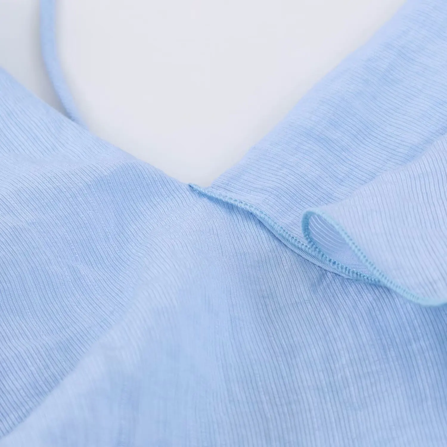 TFMLN Sommer Damen Neckholder-Minikleid, Lässiges Einfarbiges Rüschen-Stufenkleid, Ärmelloses Kurzes Kleid, Elegantes V-Ausschnitt Rückenfreies Damen-Outfit – Detail 8