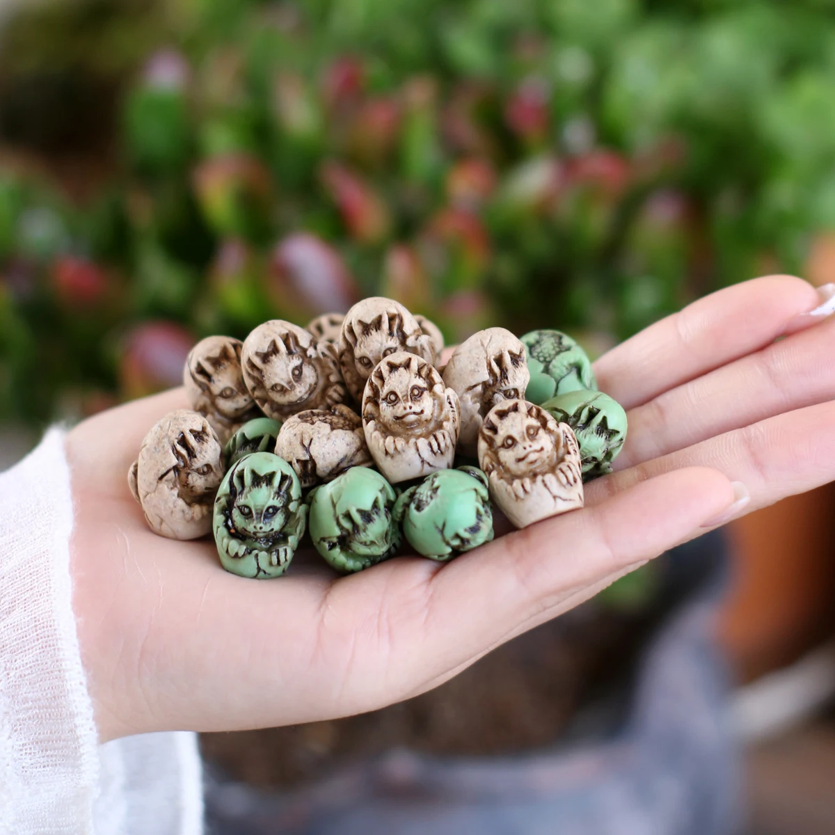 20Pcs Two Tone Hatching Dragon Resin Pebbles Mini Dragon Figurine Aquarium Garden Home Outdoor Decor Resin Craft Statue