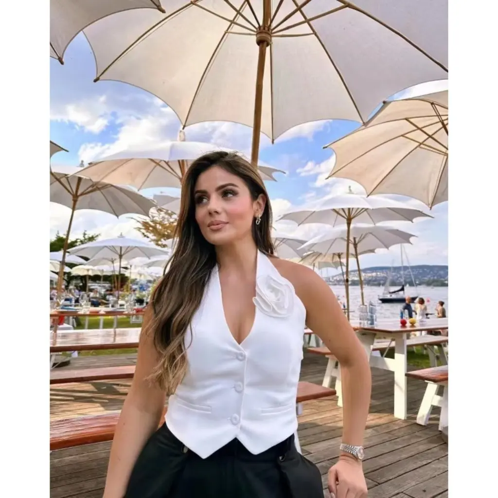 

Spring Women's Temperament Light Floral Decorative Vest European American Style Neck Top for Mature Women