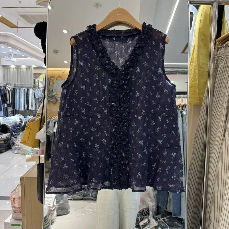 

V-neck Fashion Lace Shirt For Women 2025 Summer Relaxation Fashion Ear Edge Single Breasted Printed Sleeveless Top
