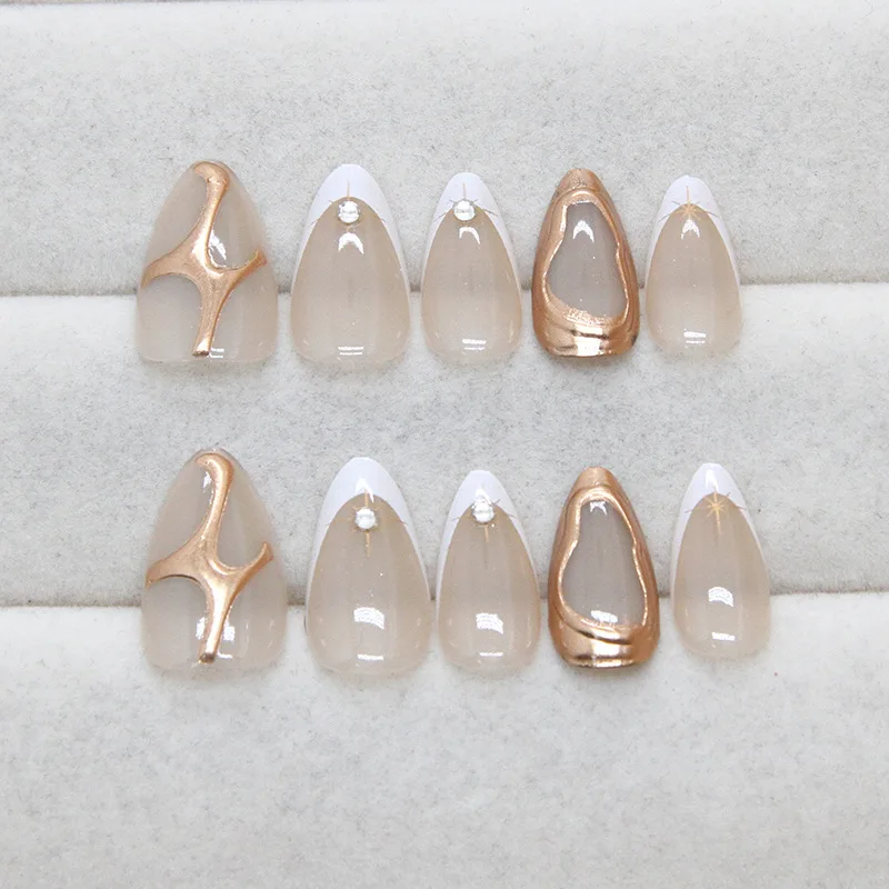 24 ชิ้นขนาดกลางสั้นชุดเล็บปลอมอัลมอนด์เล็บปลอมสีขาวภาษาฝรั่งเศสคํา 3d Aesthetic กดบนเล็บประดิษฐ์เล็บ 2025