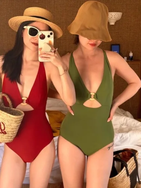 

Sea Sparkle Bright Red Sexy Sle Swimsuit for Holiday White Enhancing Casual Swimwear Women's Life Force Explosive