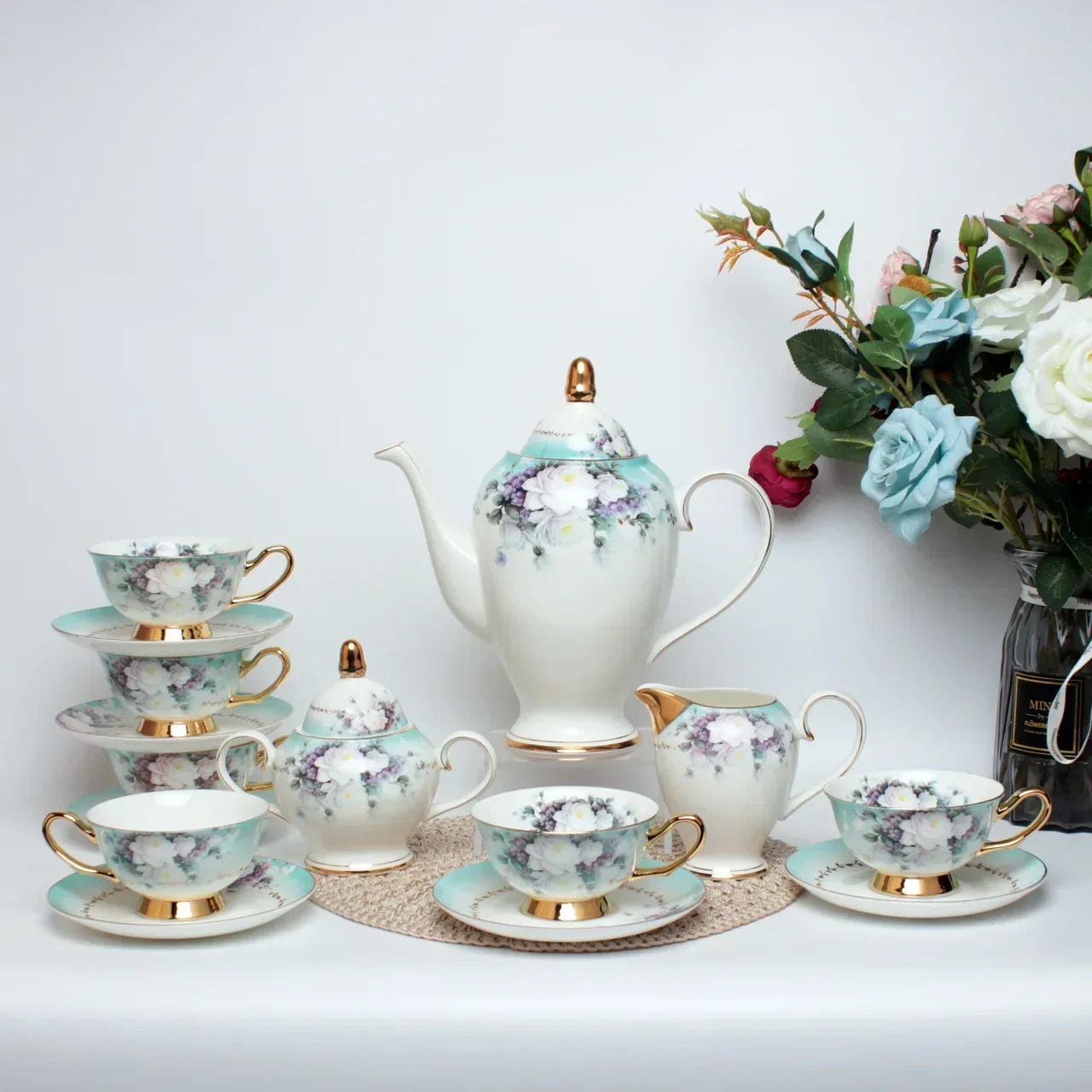 

High Bone China Coffee Cup Set Pastoral Style with Phnom Penh Coffee Pot Tea Pot Cup Saucer Afternoon Tea Set