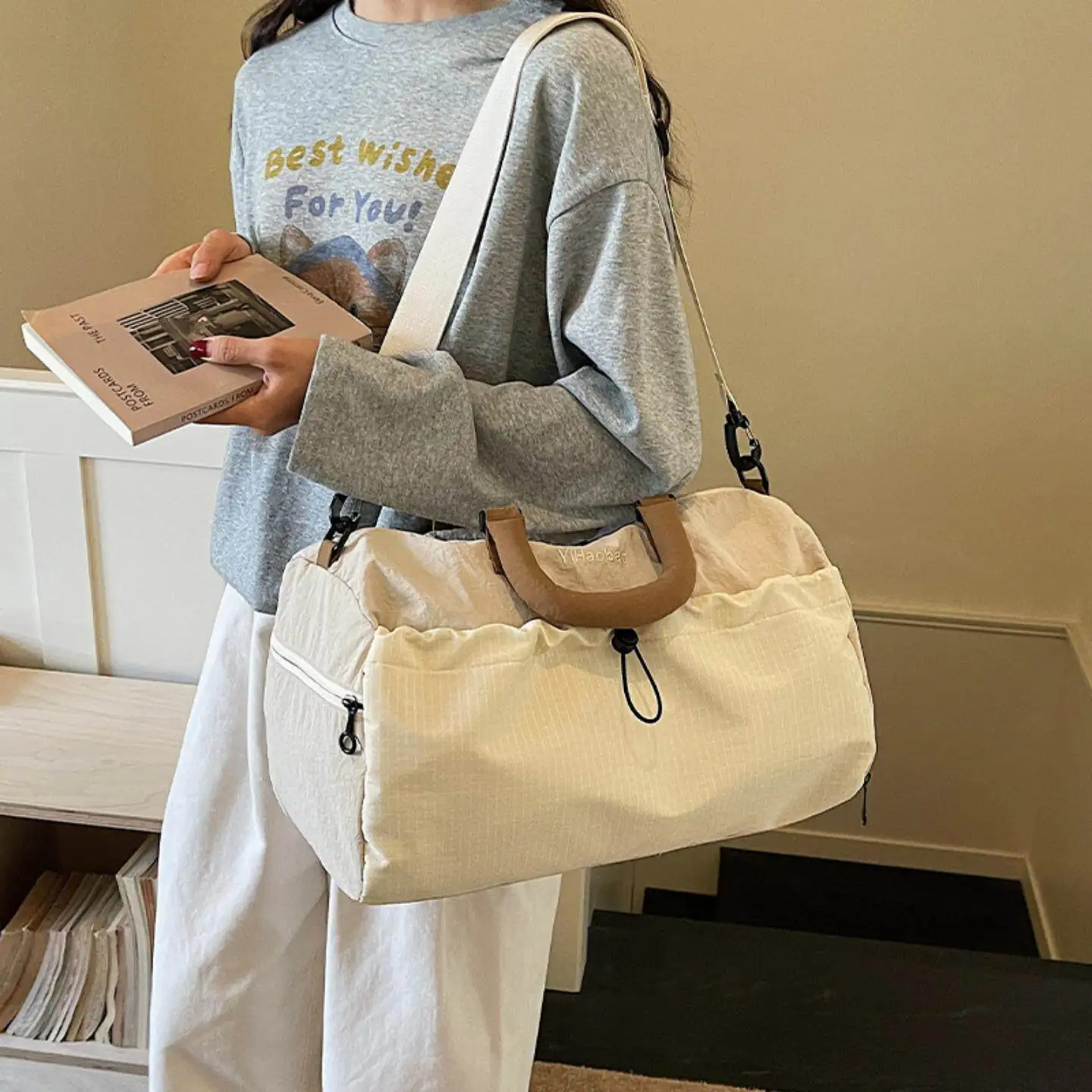 lightweight-waterproof-women's-travel-bag-large-capacity-separate-wet-and-dry-handbag-for-business-trips-durable-luggage-bag