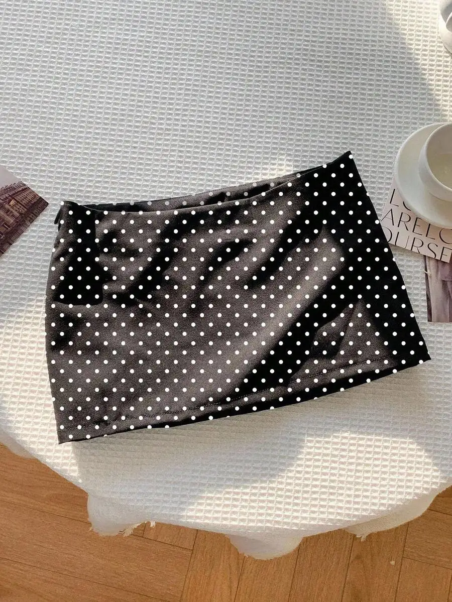 

Женская черно-белая мини-юбка в горошек из сатина для вечеринок и повседневной носки