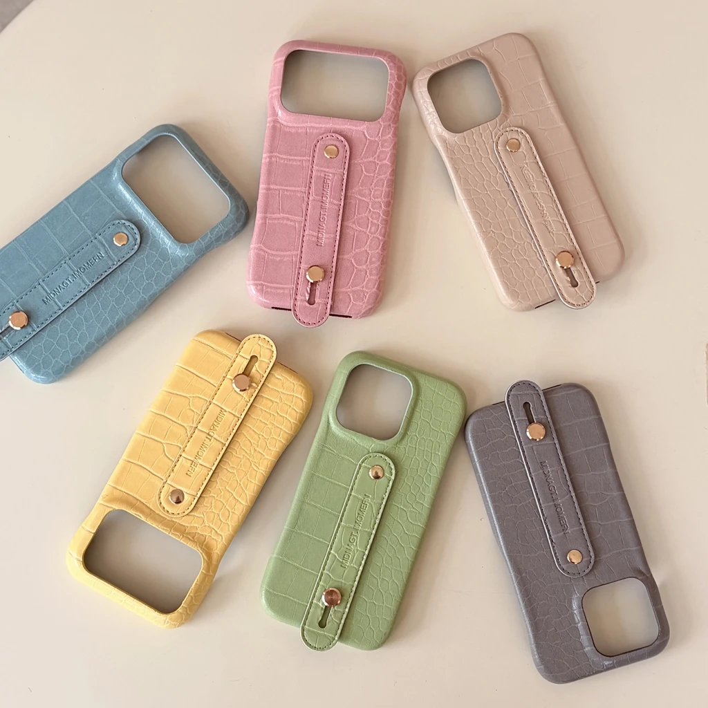 

Advanced Luxury Crocodile Skin Pattern Leather Wrist Strap With Holder Phone Cover Case for iPhone 17 16 15 14 13 12 Pro Max