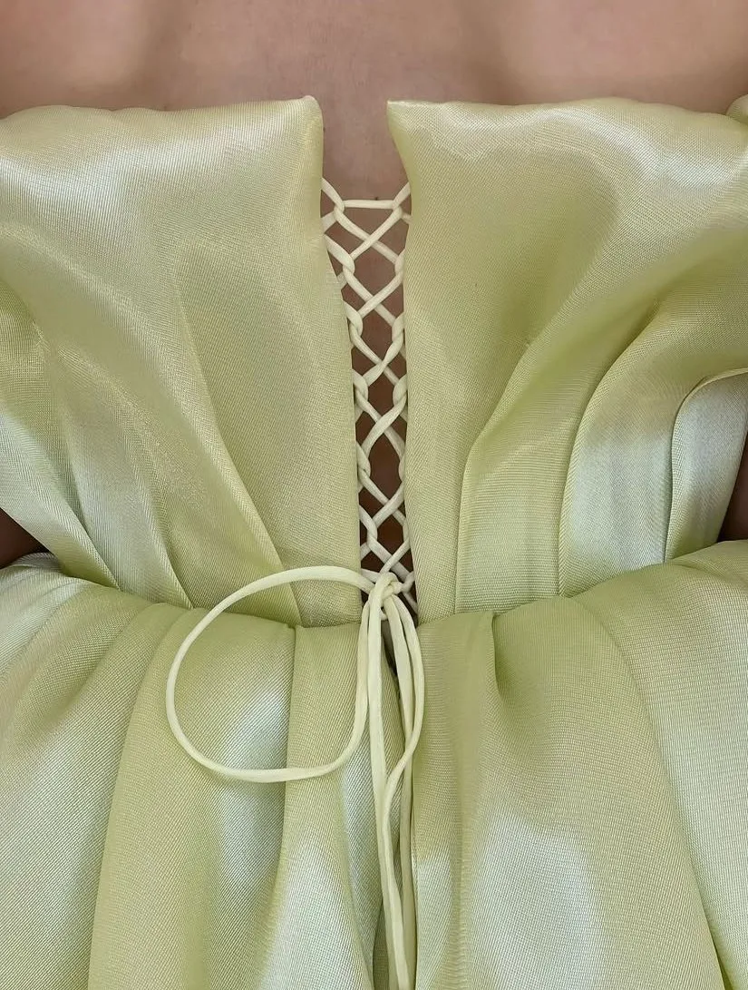 Blassgelbe Ballkleider, mehrlagig, فسات Cosa® – A-Linie, kurze Ballkleider, trägerlos, schicke Designs, Damenkleider, plissiert, nach Maß