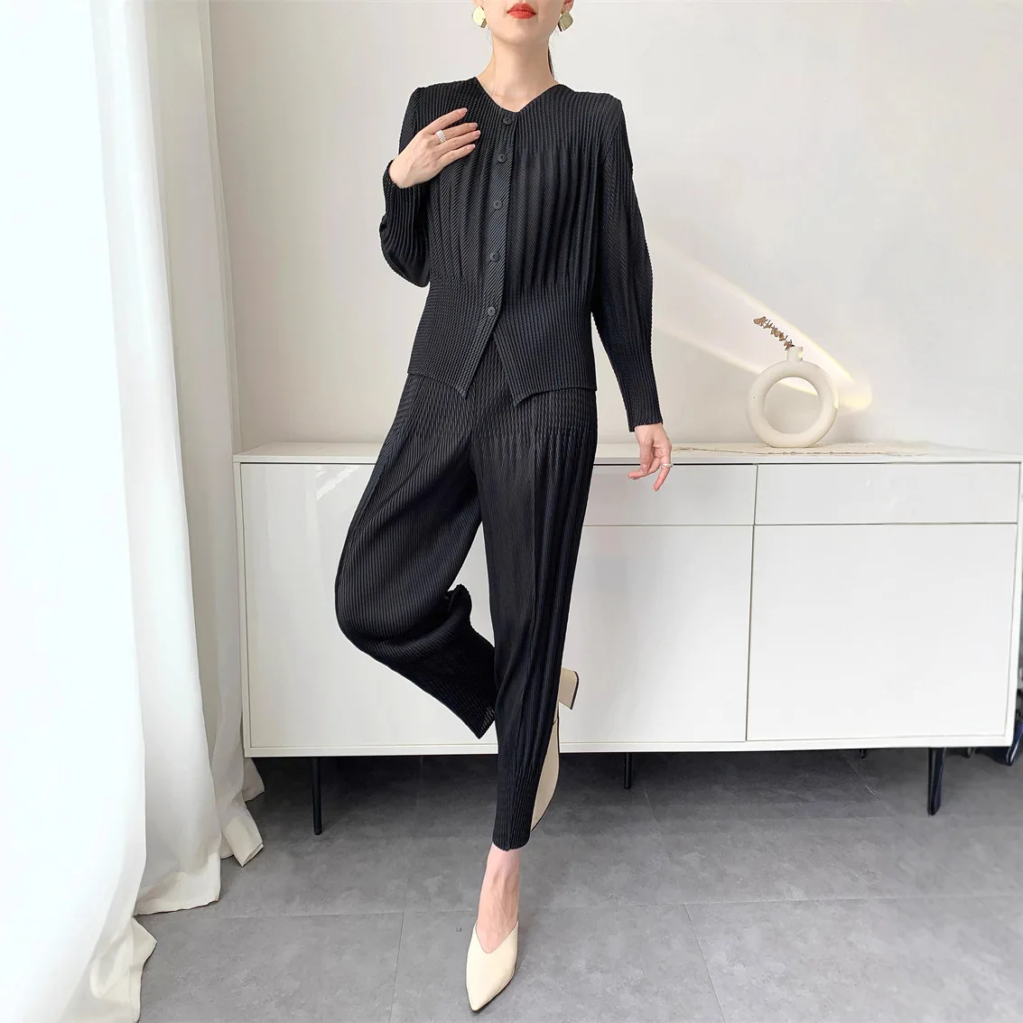 Miyake Dragon Scale Set pieghettato per donna 2025 Autunno Nuova giacca in tinta unita Top + Pantaloni Comodo e casual Set in due pezzi