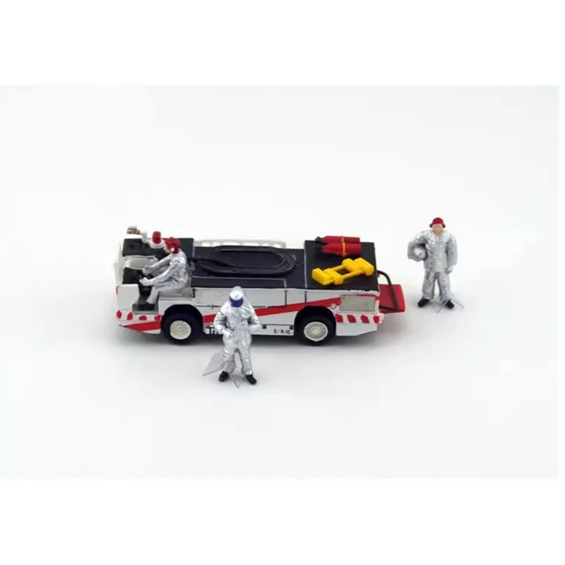 

1/72 Scale US Navy Deck Crew And Fire Truck With 3 Firefighters Navy Ground Scene Accessory Display Collection Gifts Fans