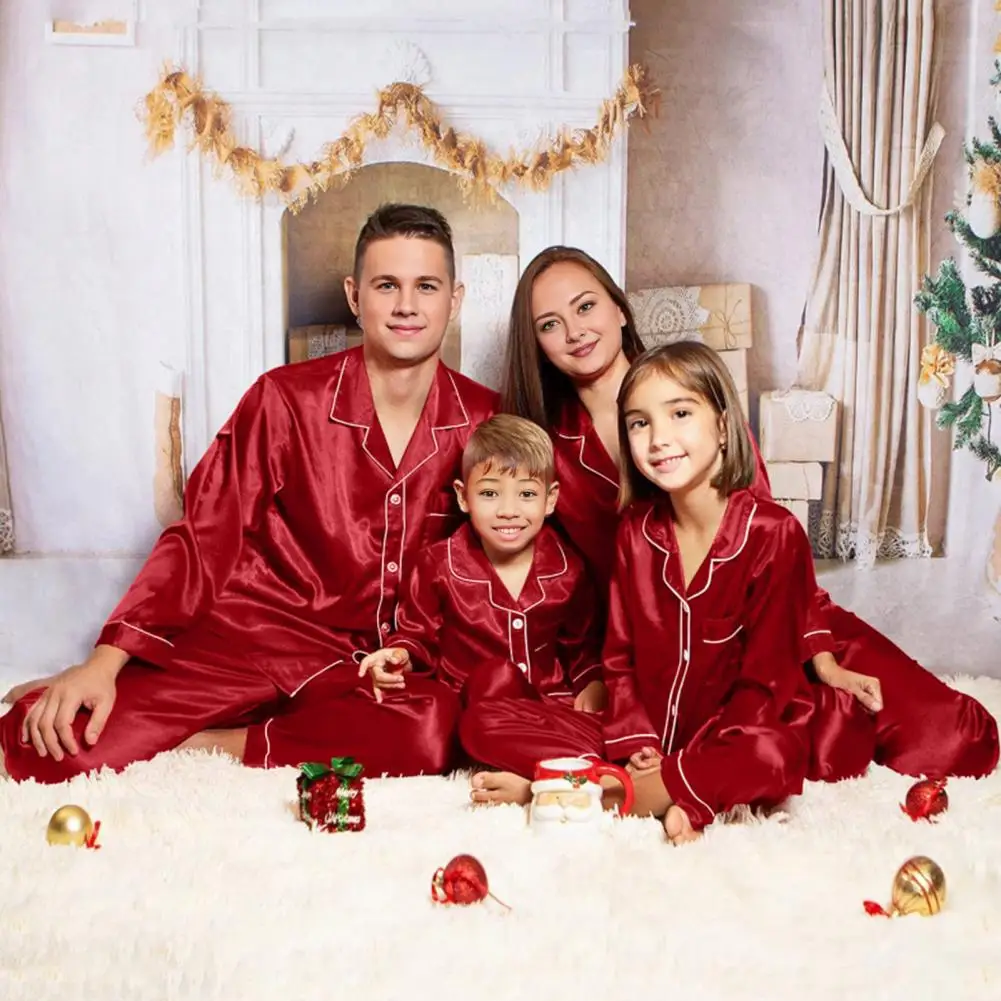 

Рождественский пижамный комплект из 2 шт./компл., одинаковые рождественские пижамные комплекты для всей семьи, однотонная гладкая ткань, праздничная семейная одежда для сна