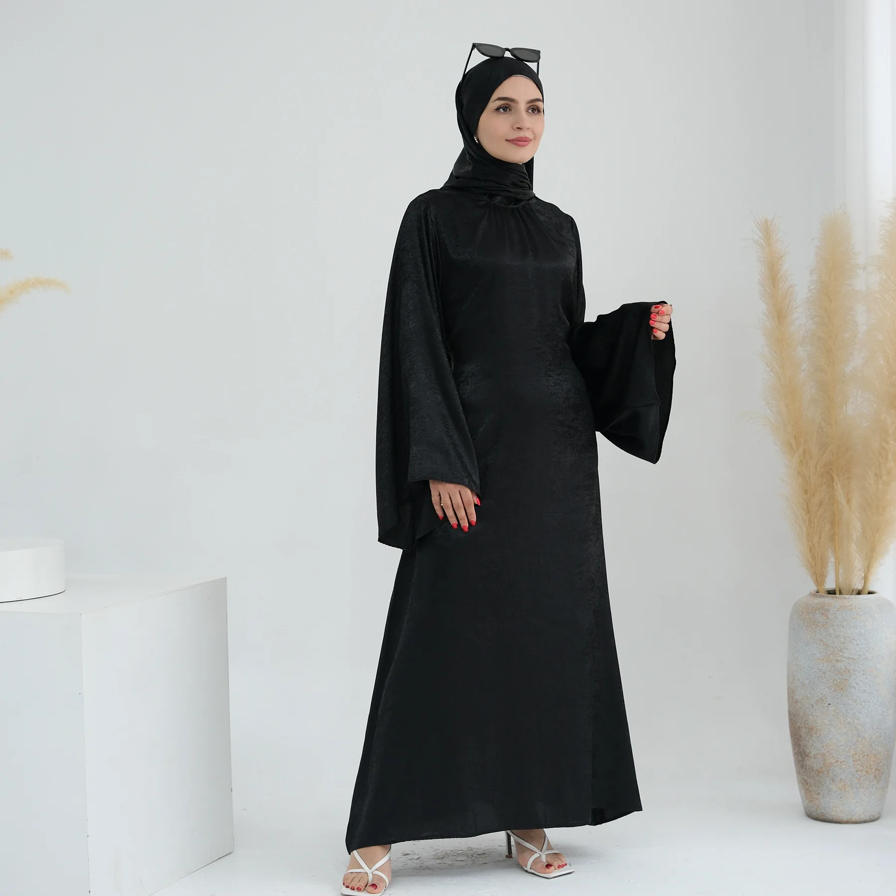 Chic New Islamic Modest Shinny Fabric Abaya Womens Belted Dresses Party Wear Evening Kaftan Caftan Dress Prayer Robes Muslim