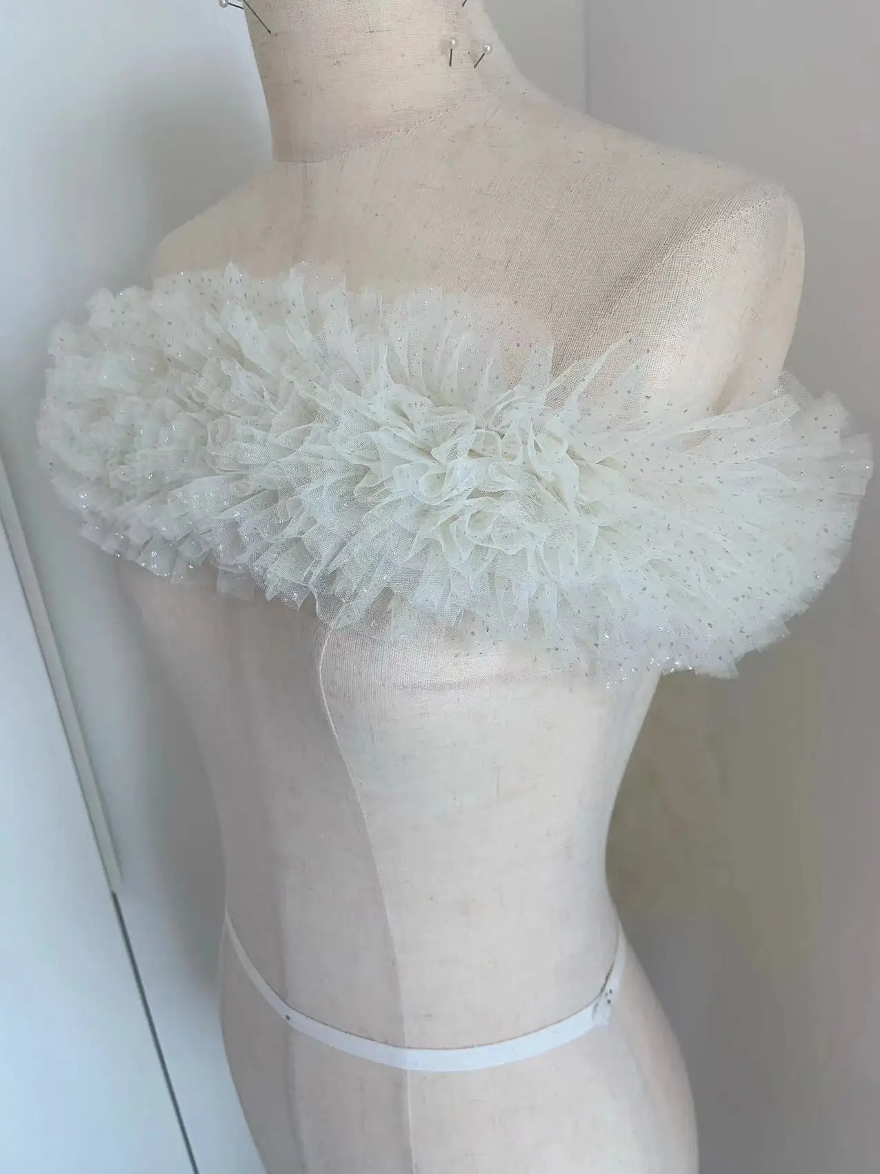 

Beige Pleated Net Lace Trim Ruffle Tulle Mesh Fabric for Skirt,Cake Clothes,Tutu Dress Supplies