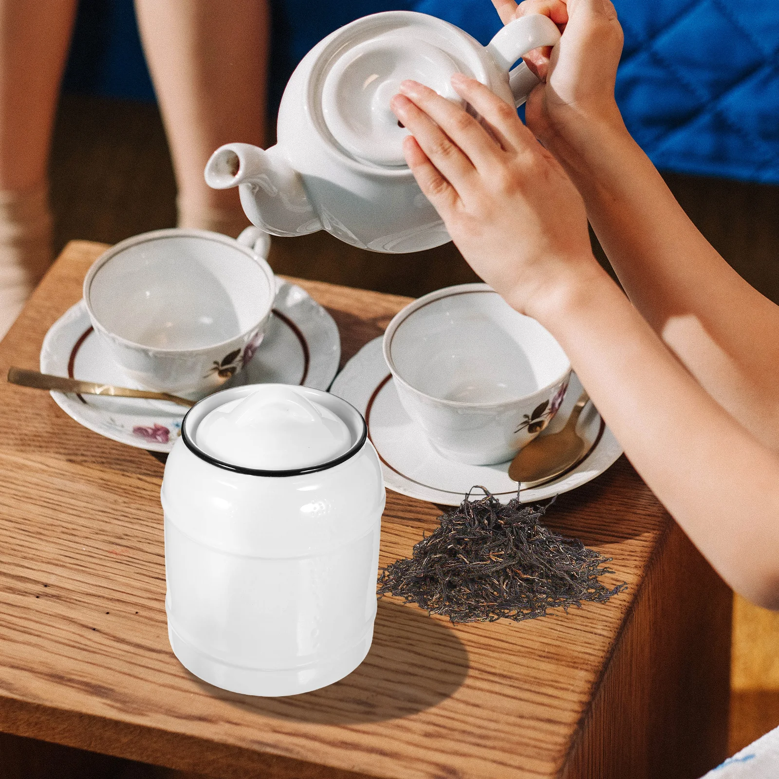 

Ceramic Tea Jar Airtight Lid Food Storage Container for Kitchen Counter Loose Leaf Tea Coffee Candy Grains Elegant Home Decor