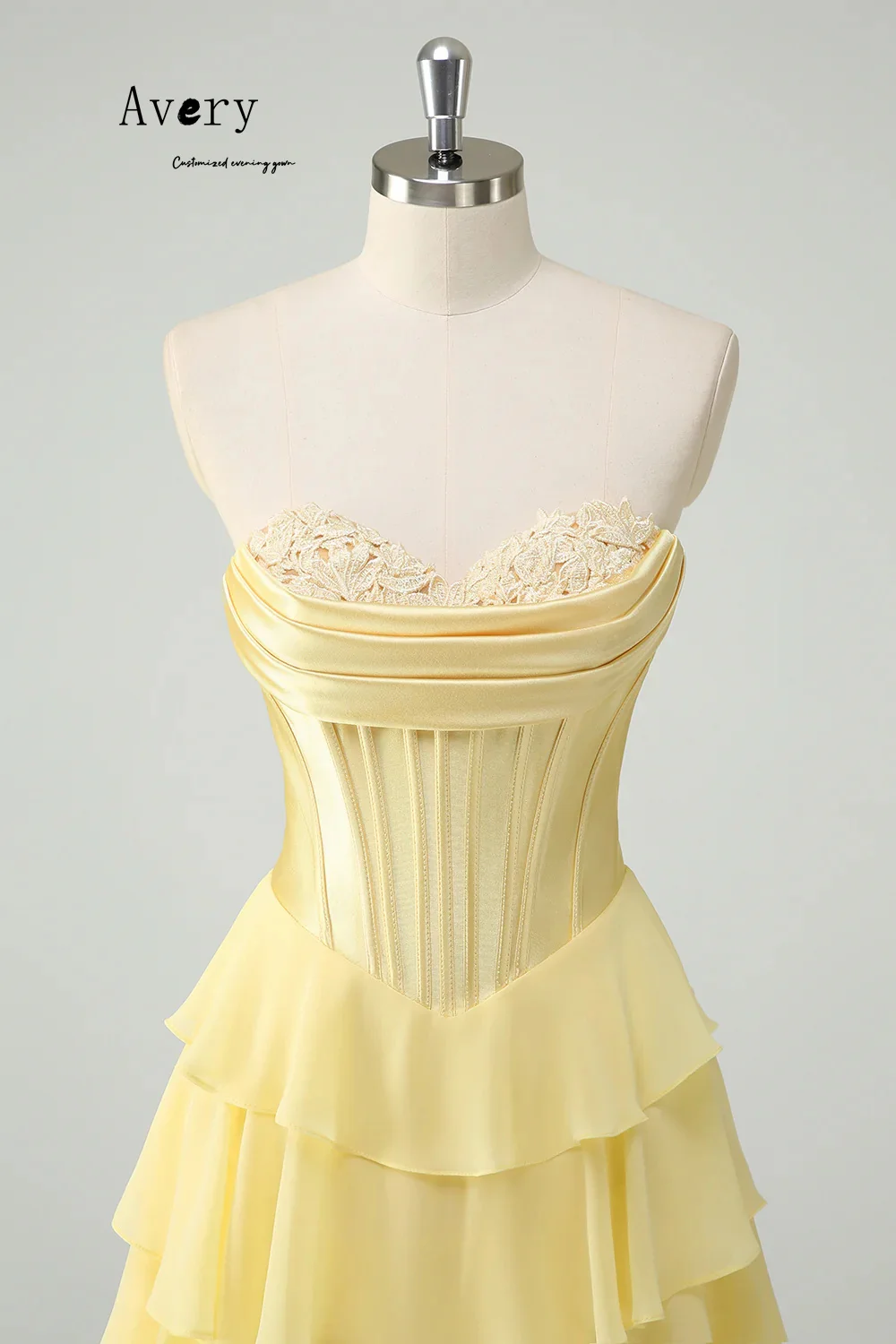 فساتين سهرة نسائية فاخرة بدون أكمام بفتحات جانبية صفراء مخصصة من Avery 2025 فستان حفلات نسائي أنيق فاخر