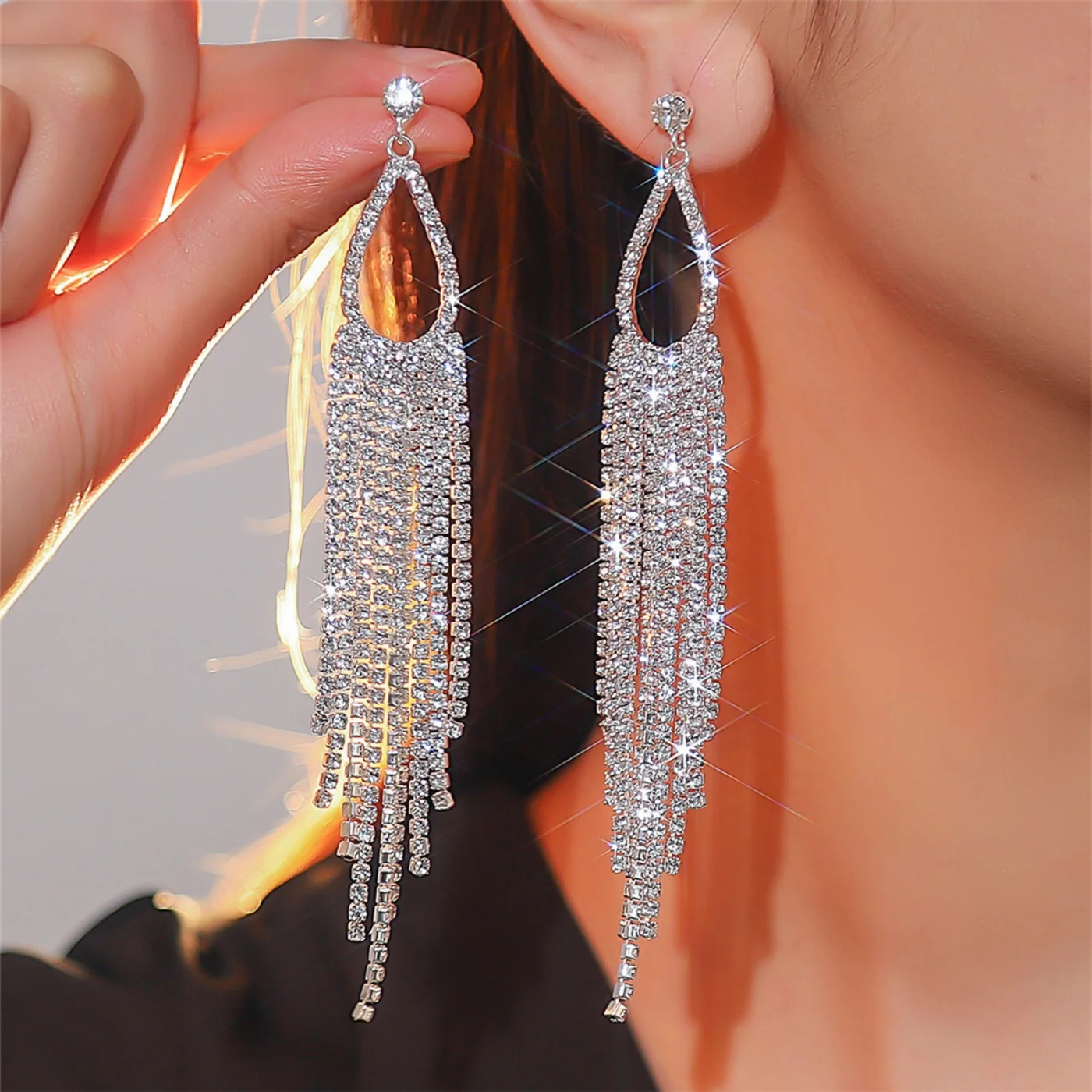 2pcs of women's jewelry rhinestone tassel earrings  luxurious fashion accessories for wedding parties