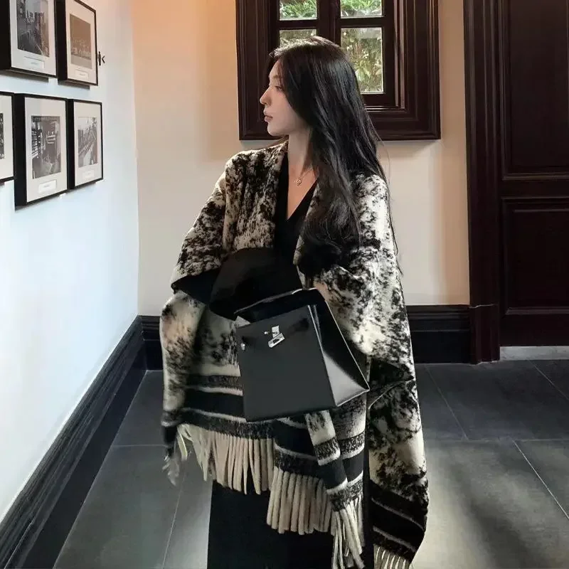 Retro Ink Painting Shawl Jacket Scarf Women Luxury Autumn Winter Thickened Warm Tops Outside The High-level Sense Tassel Cape