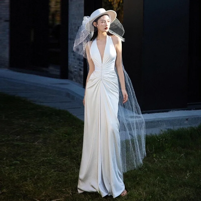 

French-style Light Wedding Dress Bride Simple Elegant SatinvTraveling Outfit Fish Tail White Halter Neck Backless Dress