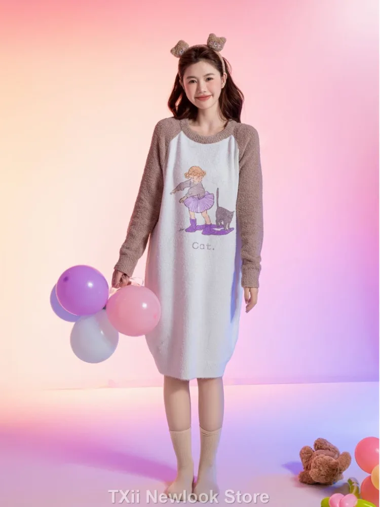 TXii Girl and cat pattern soft and fluffy pajamas for women, winter 2023 new arrivals, half-velvet sleepwear student home dress