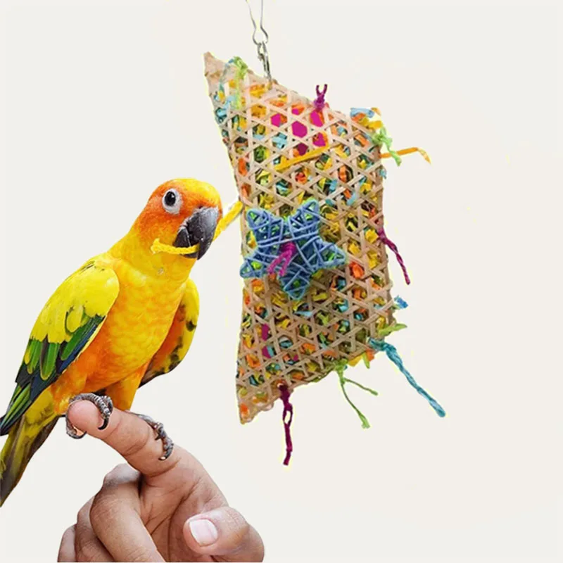 Juguetes para pájaros, accesorios de juguete para morder loros, juguetes para masticar, jaula colgante, decoración navideña colorida, tejido de mimbre de bambú