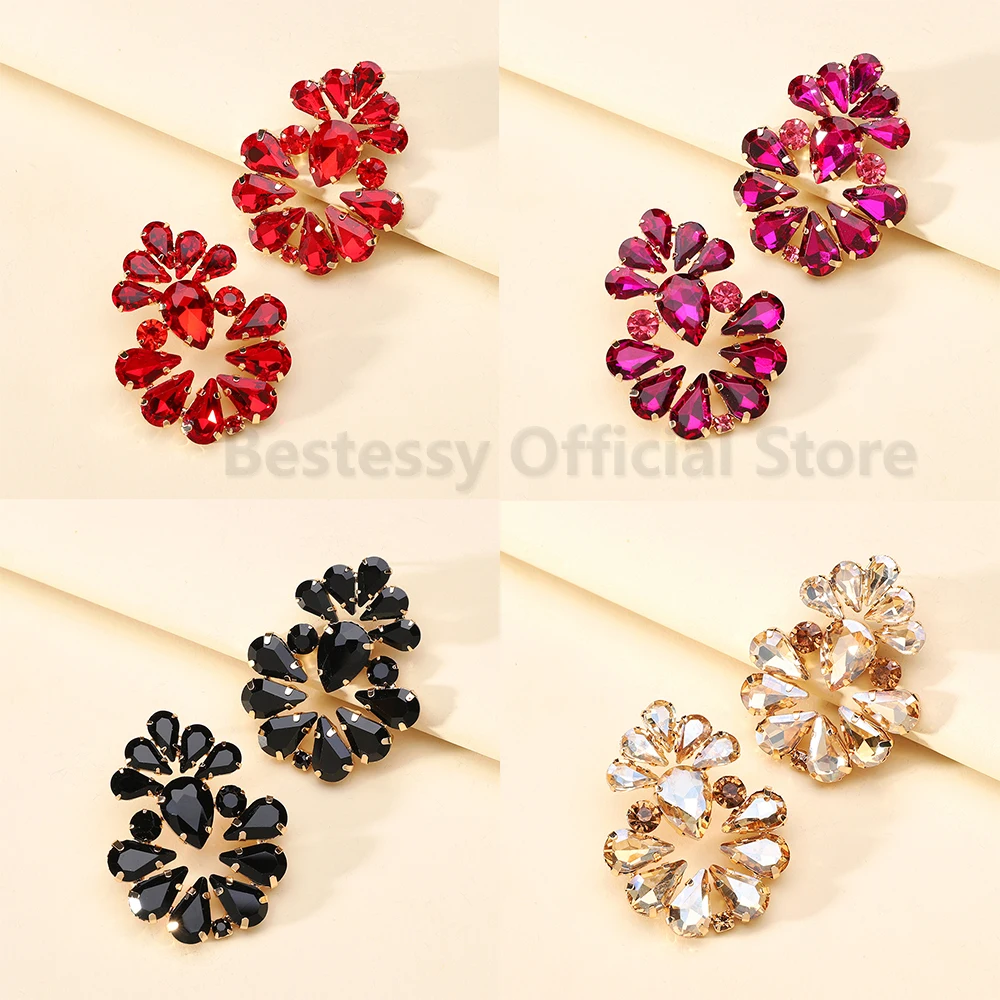 Vintage Leaf Shape Earrings For Women Inlaid Shiny Glass Luxury Elegant Alloy Ear Studs Geometric Charm Fashion Simple Jewelry