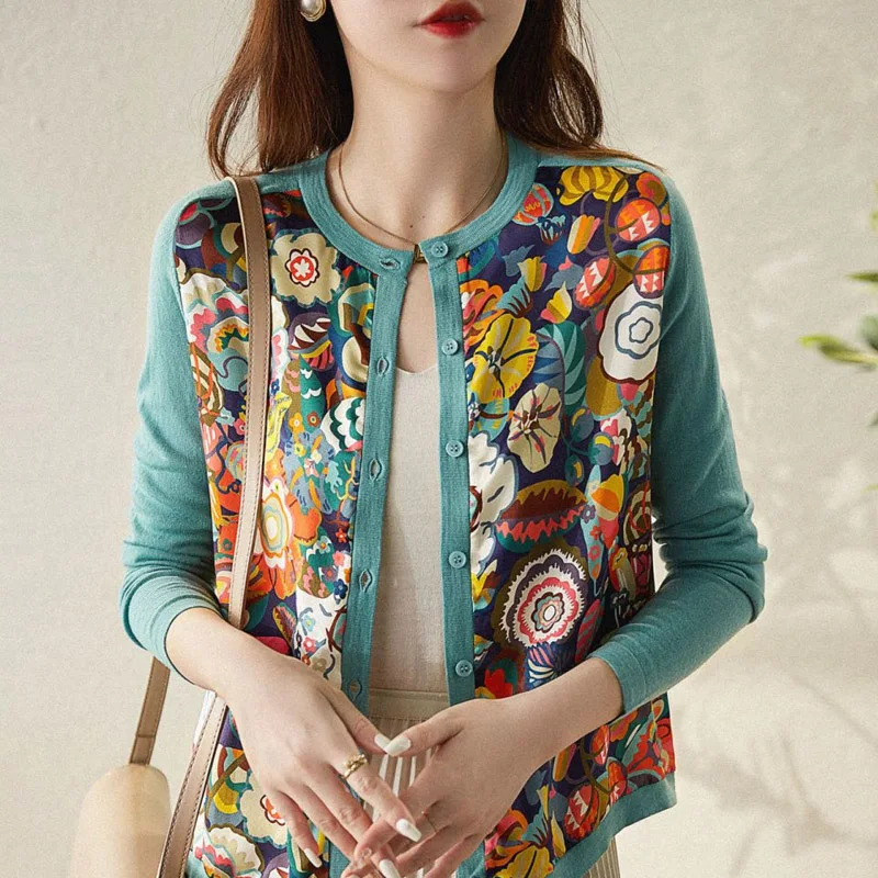 2023 Spring Autumn Round Neck Fashion Printing Sweater Women High Street Casual Long Sleeve Button All-match Elegant Cardigan