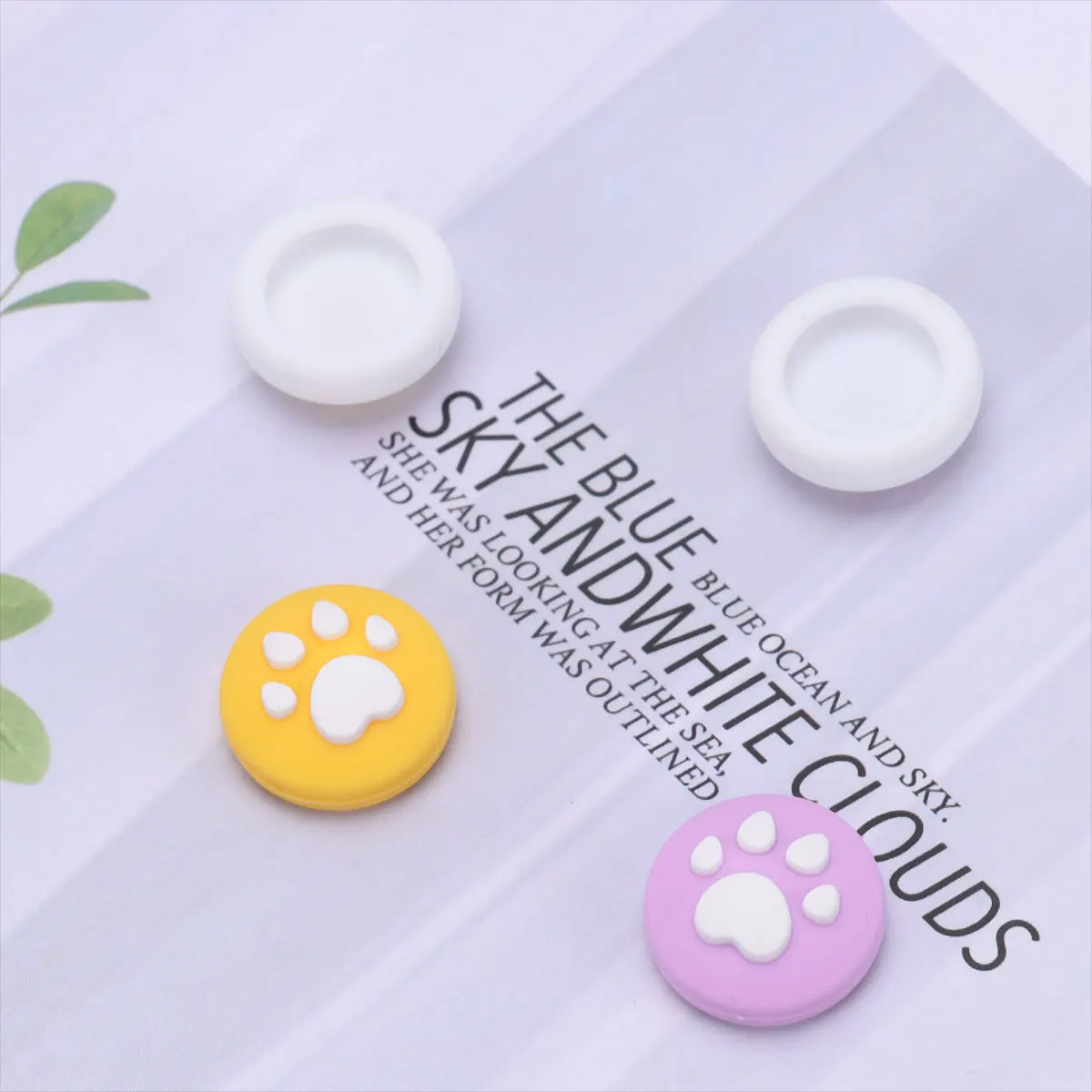 

4Pcs Silicone Rocker Cap Cat Claw Design Joystick Sleeve Non Slip Grip Protective Cover for Switch Gaming Rocker Protective Cap