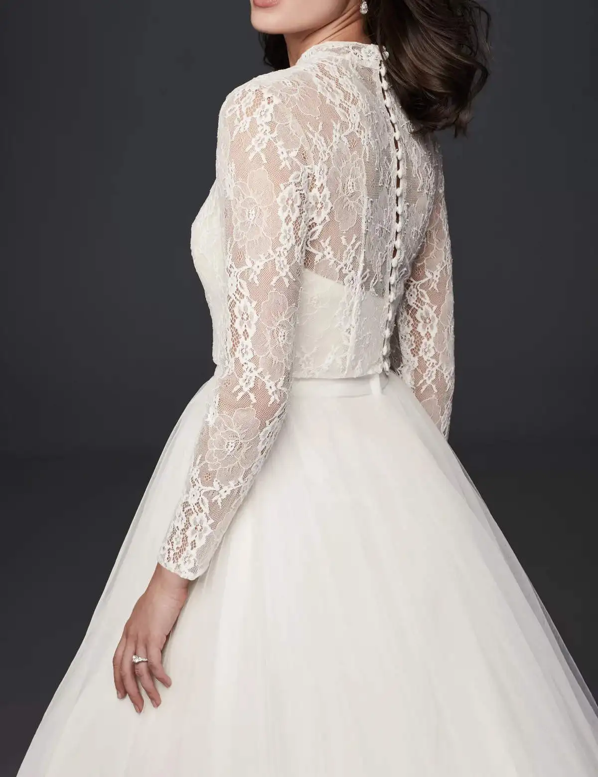 gorgeous-bridal-lace-jacket-long-sleeves-appliques-o-neck-bridal-bolero-customized-high-quality-jacket-for-wedding-dress