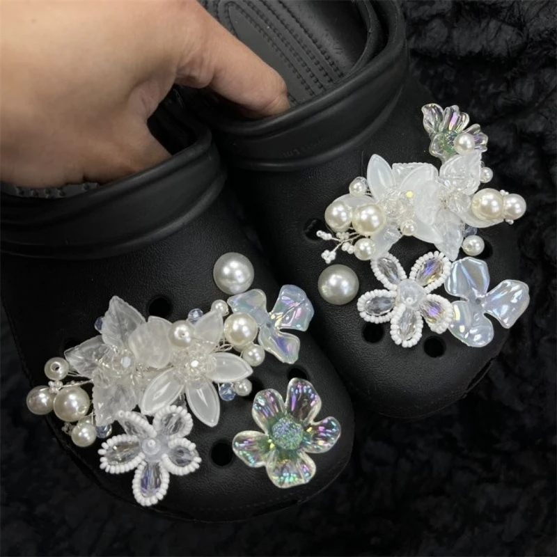 

Designer charms Sandals Shoe flower pearl rhinestone shoe charms detachable buckle Flower Removable Vacation Style Accessories