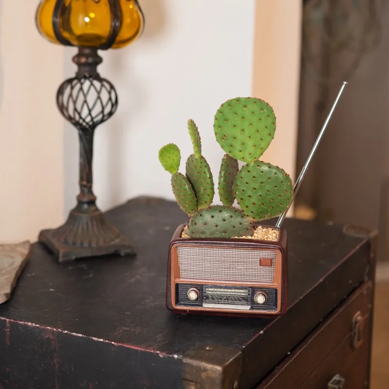 Retro Radio Design Resin Flower Pot Stylish Multipurpose Planter Artistic Home Desktop Plant Decor Ornament