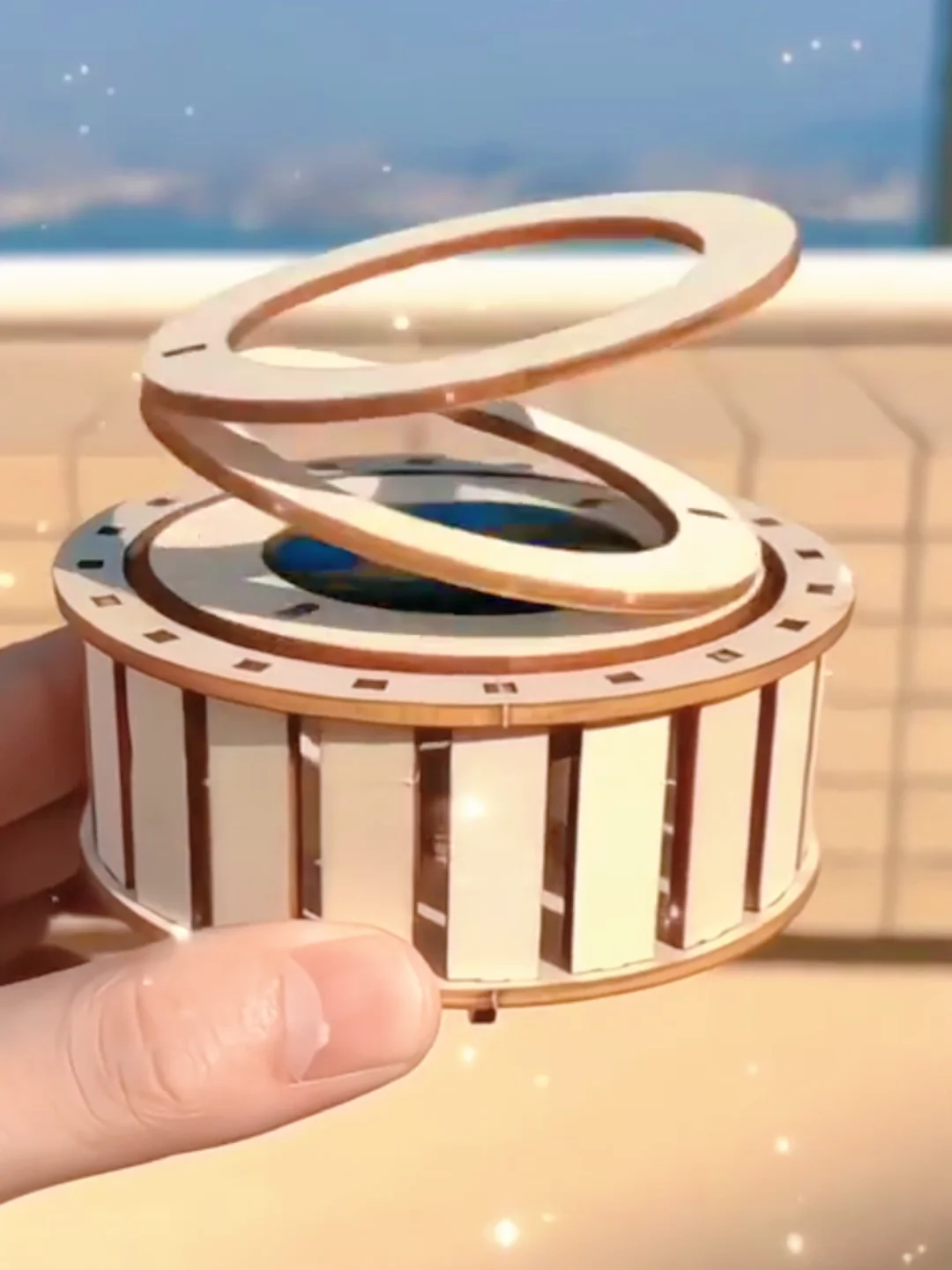 Solarbetriebenes Doppelring-Rotationsspielzeug Kinder Spaß Tech DIY Handgefertigtes STEM Wissenschaftsexperiment Holz-Montage Lerngeschenk – Detail 1