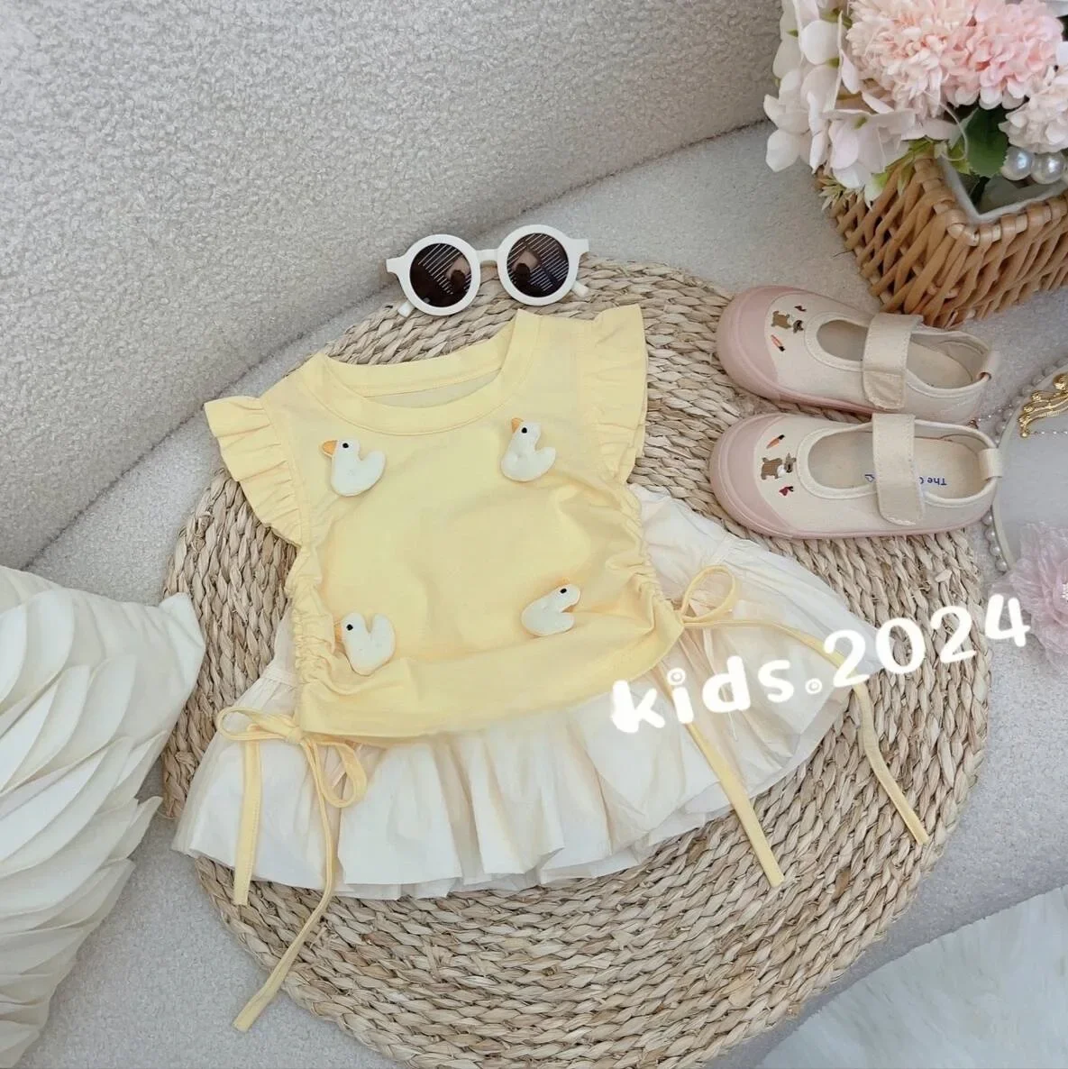 

Kids Girls Cute Skirt Sets Cartoon Appliques Flying Sleeve Pullover T-shirt+High Waist Solid A-Line Bubble Skirt 2pcs Children