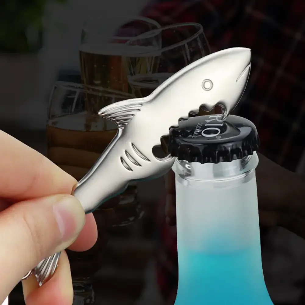 Metal Beer Keychain Bottle Opener Shark Style Mini Kitchen Accessories Wedding Party Favor Gifts for Guests Car Bag Ornament