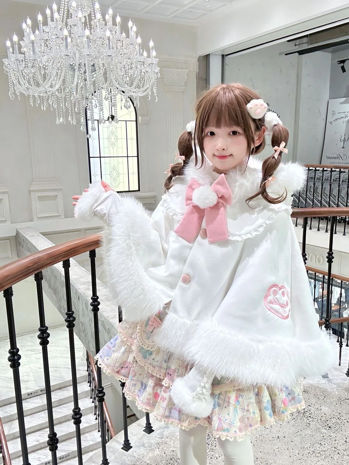 เสื้อคลุมโลลิต้าฤดูหนาวสไตล์ญี่ปุ่น น่ารัก หวาน ปักลาย ขนปุย มีฮู้ด ผูกโบว์ ติดกระดุมแถวเดียว ผ้าฟลีซ อุ่น สำหรับผู้หญิง