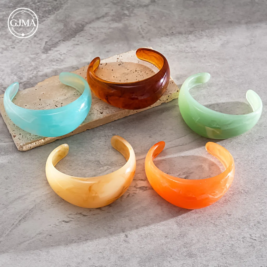 Resin Blush Round Bangle Simple Versatile Hand Bracelet High-End Women Accessory Luxury Designer Jewelry