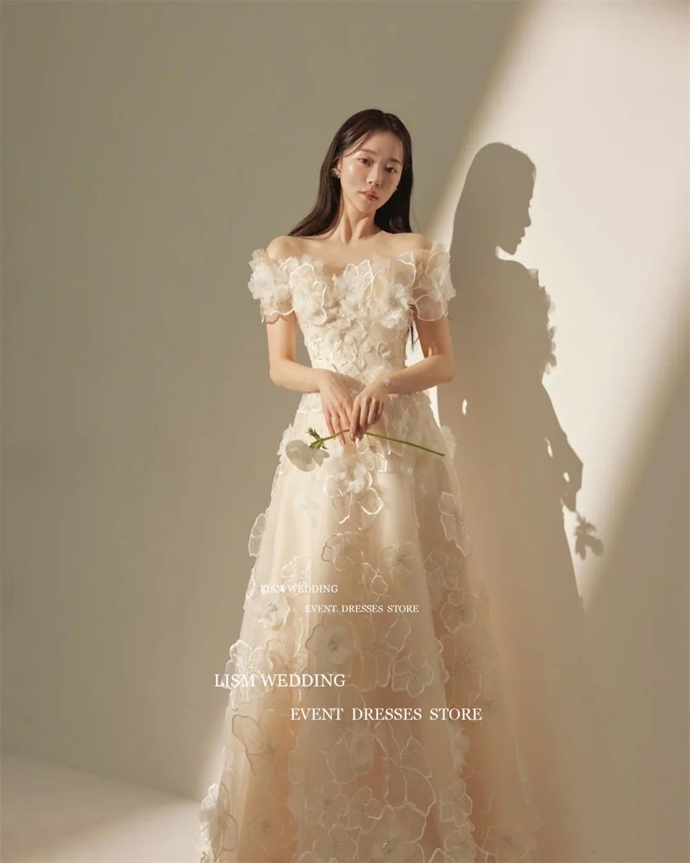 LISM Sweetheart A Line Korea Wedding Dresses Off Shoulder 3D Lace Appliques Customised Bride Dress Photos Shoot Backless