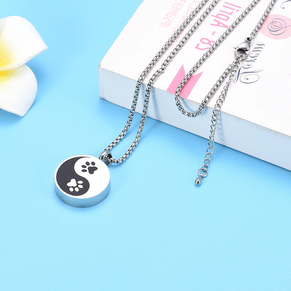Cremation Urn Necklace Round With Pet Paw Locket Pendant For Dog/Cat Ashes Memorial Necklace Keepsake Jewelry Customize