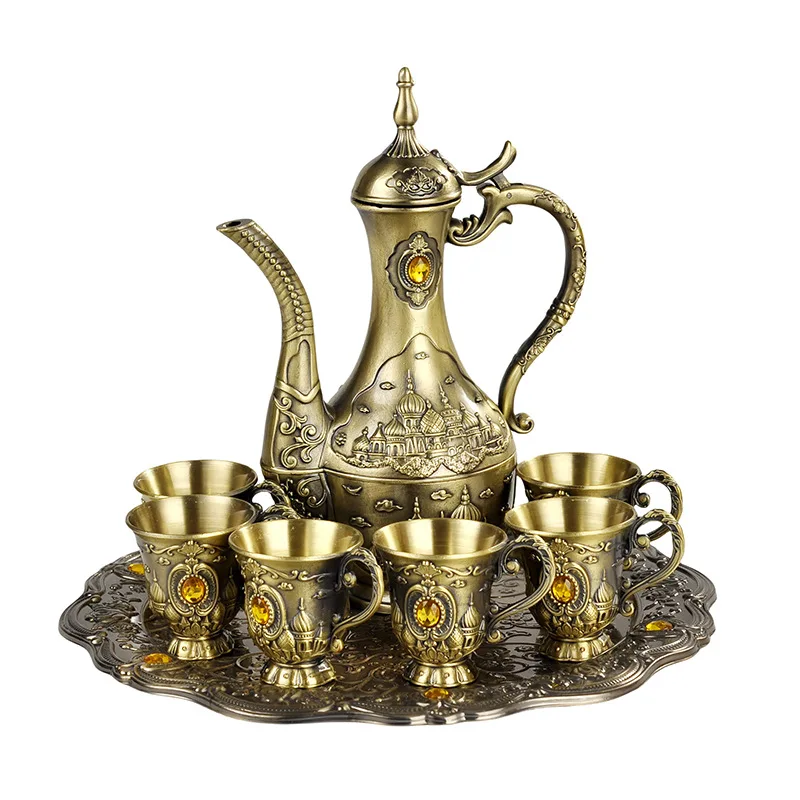 

European Vintage Wedding Wine Pot Ornaments Modern Metal Utensils for Household Wine Glass Creative Russian Accessories for