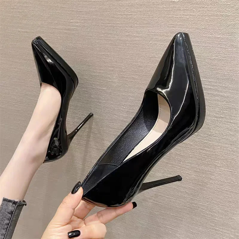 

Nude stiletto high heels women's 2024 autumn new patent leather waterproof table is not tired of feet temperament celebrit