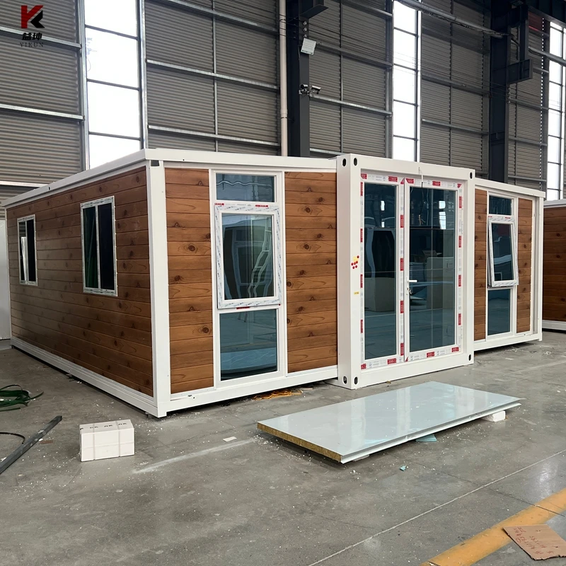 40Ft 20Ft Expandable Luxury Prefab Container House Light Steel Folding Design DDP Door Door Shipping Outdoor Use