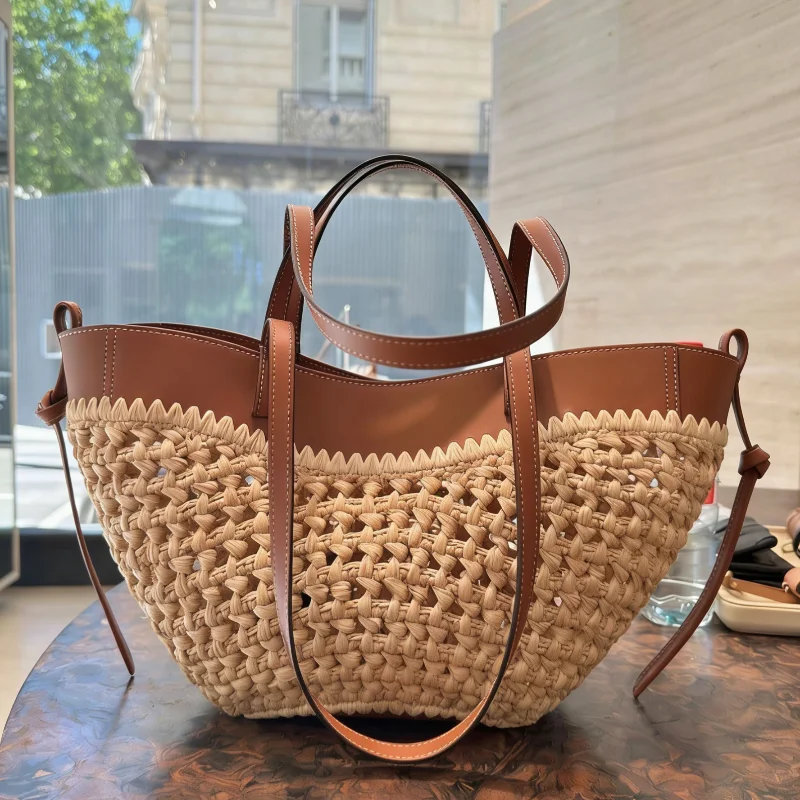 

Designer Straw Woven Women's Tote Bag Large Capacity Dumpling-shaped Straw Woven Shoulder Bag Fashion Wing-shaped Shoulder Bag