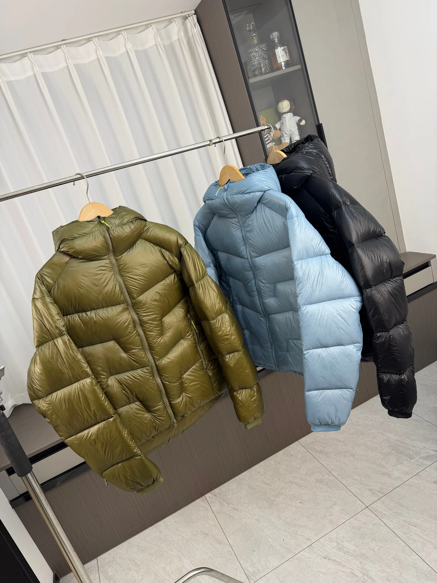 

Outdoor Winter Thiened Anti-Cold down Jaet Men's Faionable Warm Not Puffy Couple Sle Du down Coat Regular Fit Zipper