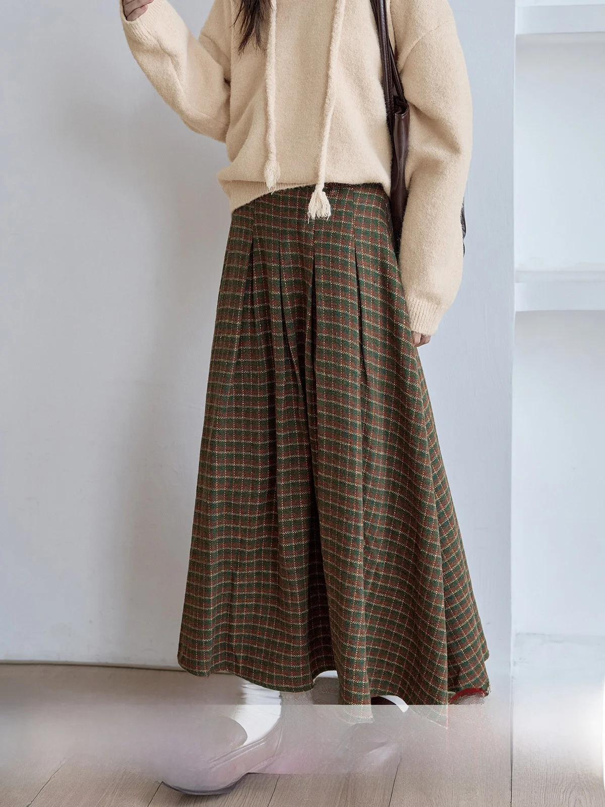 

HuiXi High Waist Plaid Woolen Skirt Women's Spring 2026 New Vintage Slim A-Line Skirt Commute Korean Style Standard Fit